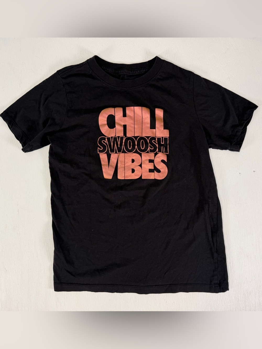 Nike chill vibes T-shirt top black bronze gold boys size L sporty just do it